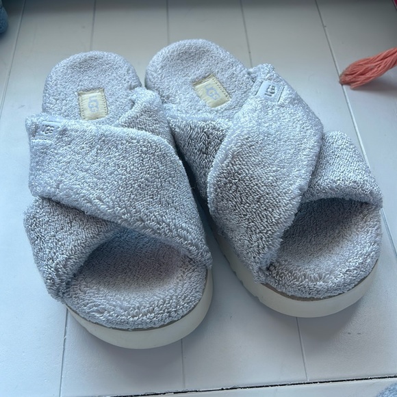 Ugg Slippers - Picture 1 of 4